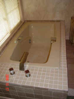 After Tub Grout Re-Coloring 